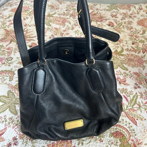 Marc By Marc Jacobs Black Shoulder Bag with Gold Accent - Picture 1 of 9